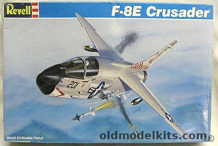 Revell 1/72 F-8E Crusader VF-24 USS Hancock, 4364 plastic model kit